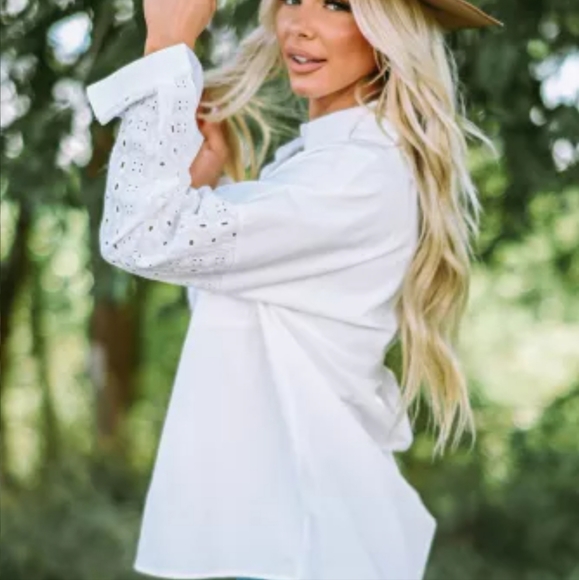 New White Eyelet Detail Oversize Shirt - Picture 9 of 12